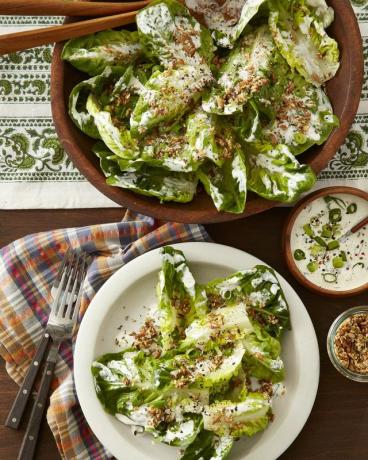 liten pärla sallad med blandat frö strö