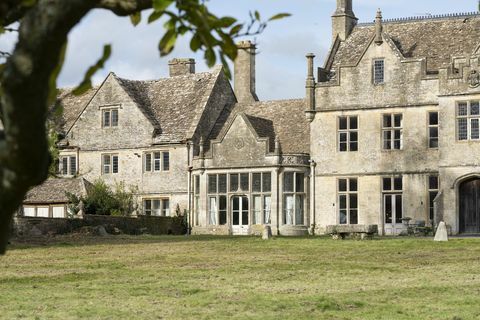 Cotswolds egendom som gränsar till hertigen och hertiginnan av Cornwalls highgrove kommer till marknaden