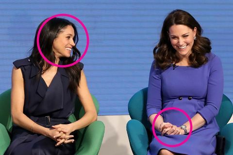 meghan markle och kate middleton skrattar