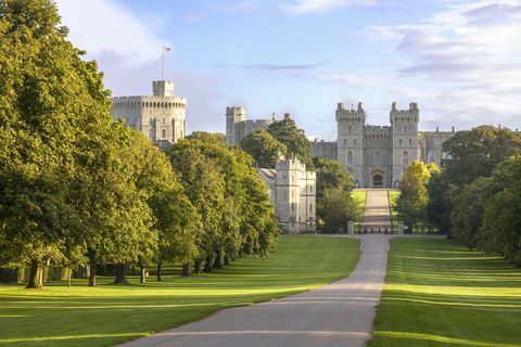 den långa promenaden med Windsor castle i bakgrunden, Windsor, Berkshire, England, Storbritannien, Europa