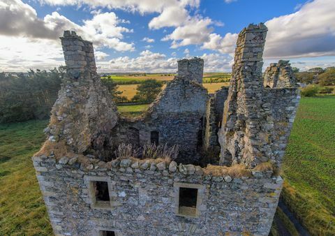 Historiska skotska slottet, Knockhall slott, till salu 130 000 £