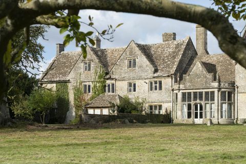 Cotswolds egendom som gränsar till hertigen och hertiginnan av Cornwalls highgrove kommer till marknaden