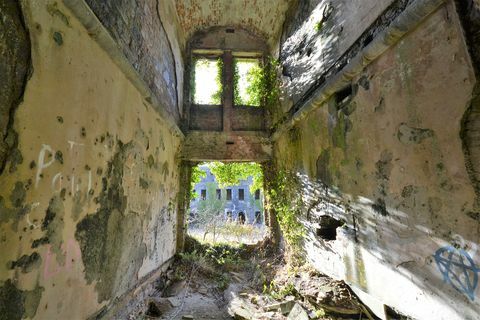 160 år gammalt fort till salu i Wales