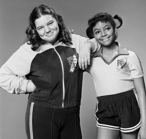 Mindy Cohn som Natalie och Kim Fields som Tootie i The Facts of Life.