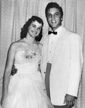 Elvis Presley och Dixie Locke på prom i Memphis, 1955