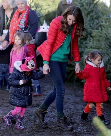 Hertuginnan av Cambridge går med i familjeaktion för att markera nytt beskydd