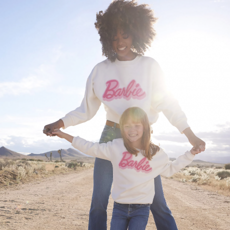 Wrangler x Barbie™ Relaxed Logo Sweatshirt 