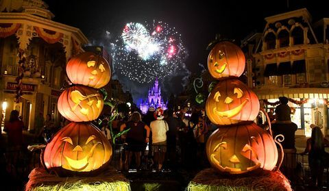 best-halloween-festivaler-Mickeys-inte-så-skrämmande halloween-fest