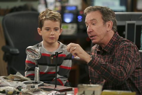 Flynn Morrison och Tim Allen på Last Man Standing. 