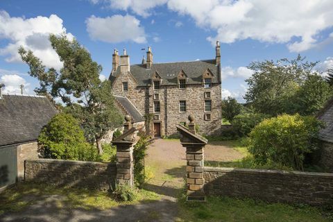 Illieston Castle - Broxburn - Skottland - utanför - trappor - Savills