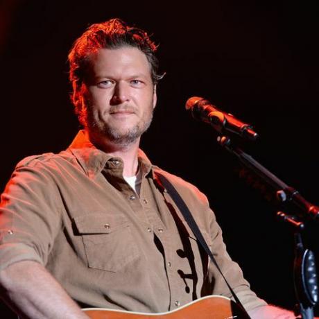 dover, den 26 juni sångaren blake shelton uppträder på scenen under dag 1 av big barrel countrymusikfestivalen den 26 juni 2015 i dover, delaware foto av stephen lovekingetty bilder för big barrel