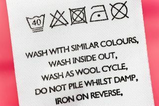 remove-läppstift-clothes-etikett