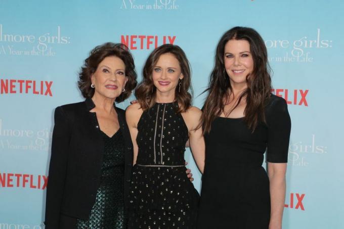 kelly bishop, alexis bledel och lauren graham foto av chelsea laurenvarietypenske media via getty images