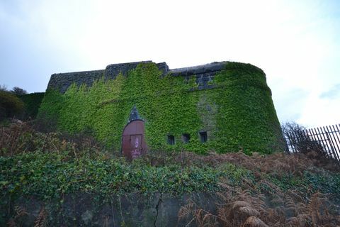 160 år gammalt fort till salu i Wales