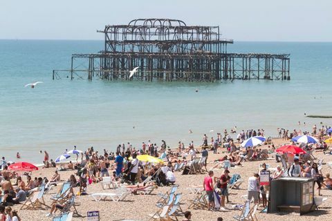 Storbritanniens sommarvärmebölja - Brighton beach