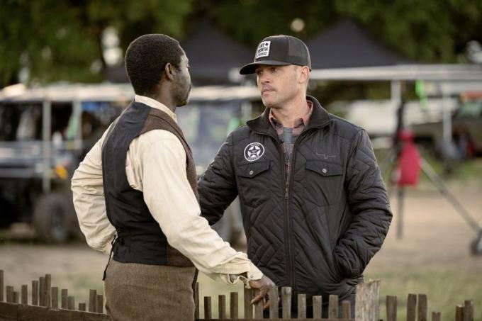 david oyelowo som bass reeves och chad feehan in lawmen bass reeves, avsnitt 8, säsong 1, streaming on paramount, 2023 photo credit lauren smithparamount