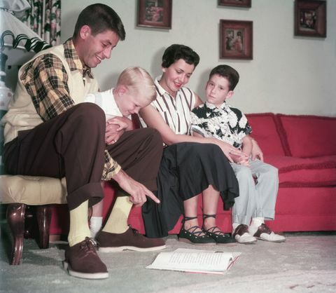 Jerry Lewis och Patti Palmer, cirka 1960, med sina söner Gary och Ronald.