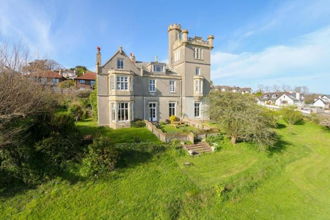 Victorian Gothic "Fairytale" Castle / Folly i Devon, England