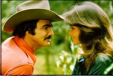 Burt Reynolds och Sally Field i Smoky and the Bandit.