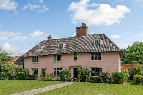 rosa fastighet med en vingård till salu i Suffolk