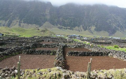 Landskap på Tristan da Cunha, den mest isolerade ön på jorden